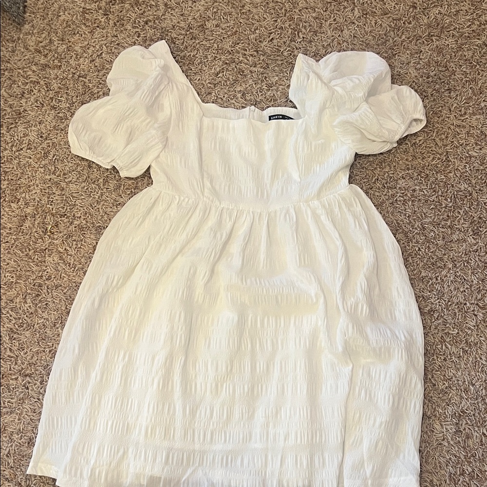 Flowy Dress with Short Slevees